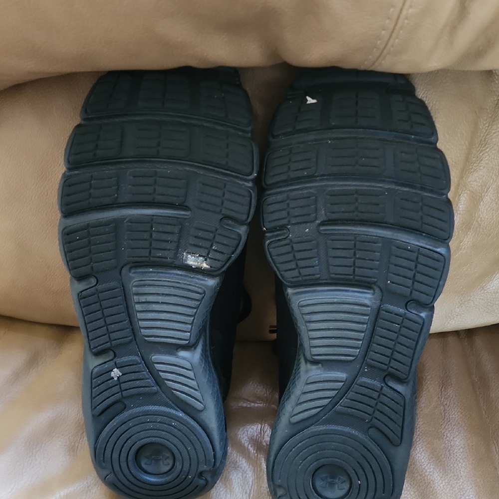 Under Armour Black Athletic Shoes for Performance - Picture 3 of 5